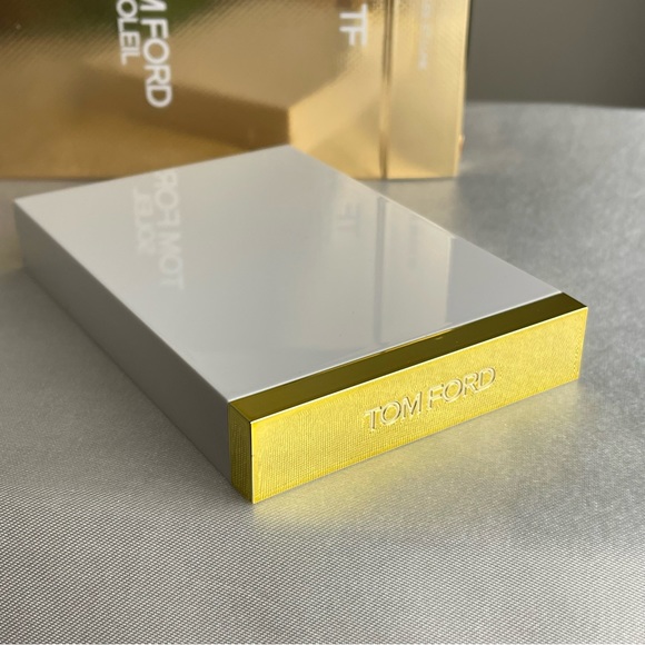 Tom Ford EYE COLOR QUAD OMBRES À PAUPIÈRES 4 COULEURS 02 SOLEIL ET LUNE - Picture 6 of 7